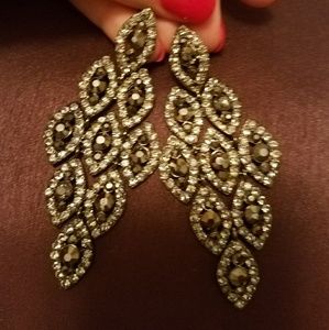 Beautiful gray pageant/prom earrings